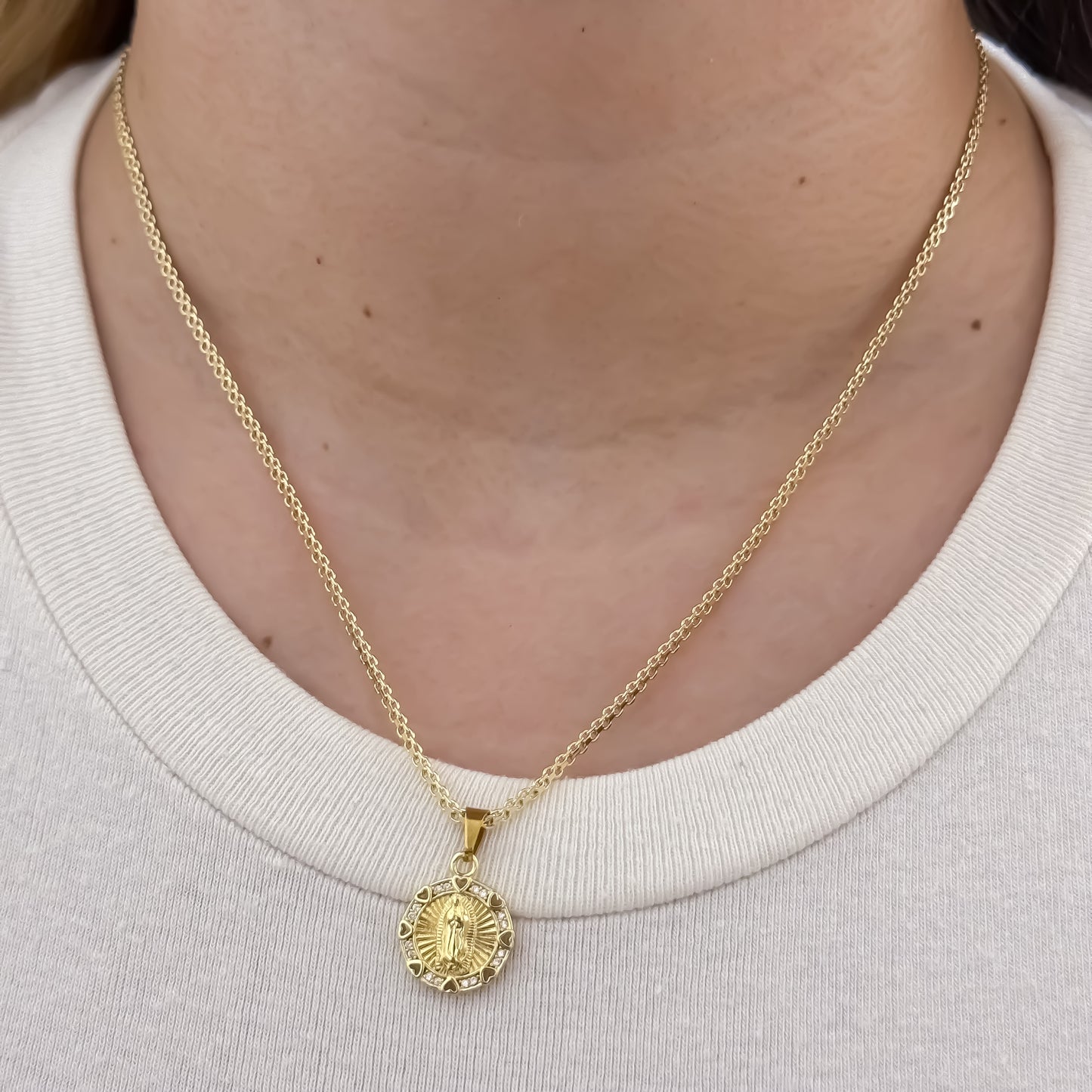 Cadena Tejido Chino de Dama de 45cm de 3mm de Grosor + Virgen de Guadalupe Tallada en Oro Laminado 18k con Garantia de por vida