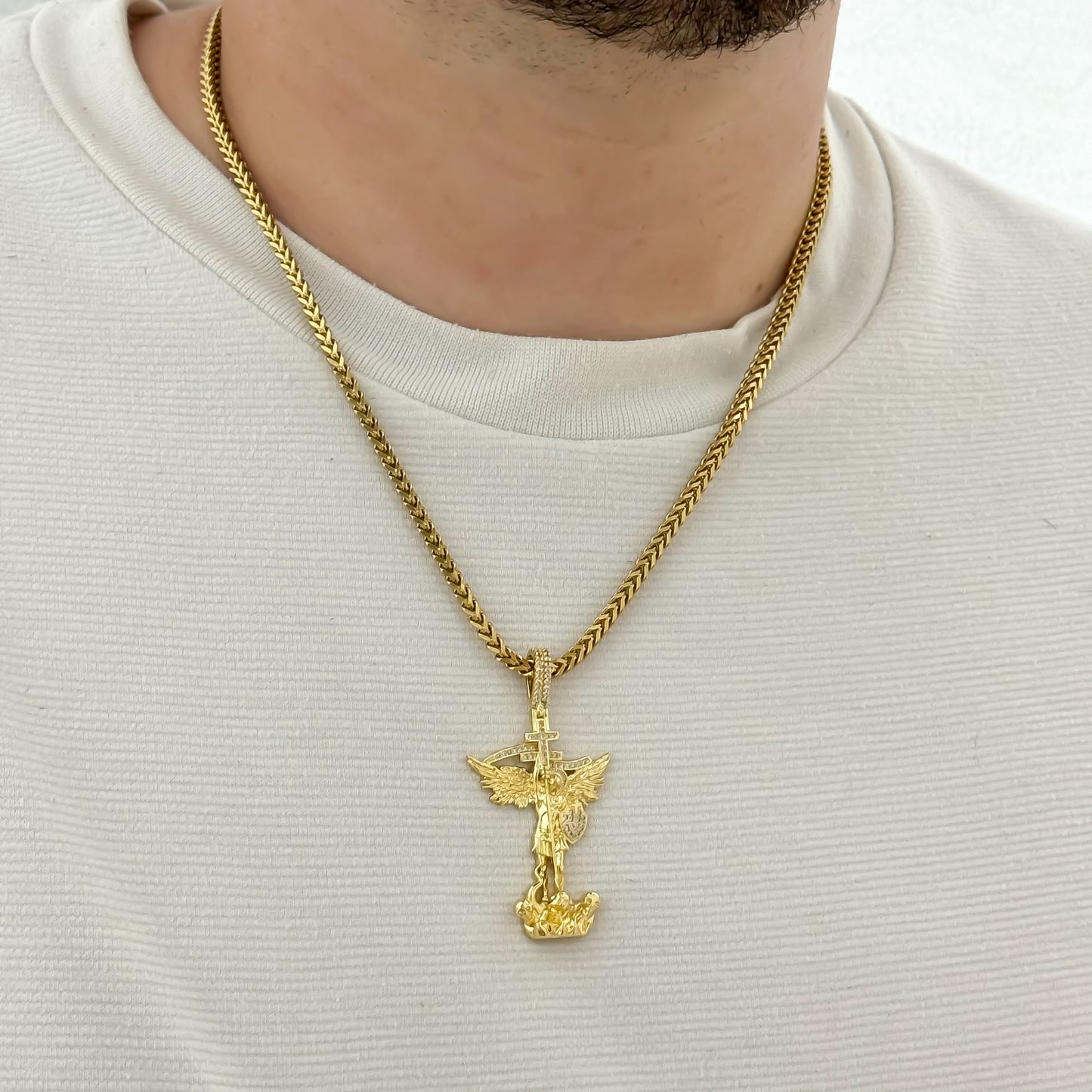 Cadena hombre Tejido Barbado 60cm-4mm + Dije San Miguel Arcangel con Micro Circones en Oro Laminado 18k con Garantia de por vida
