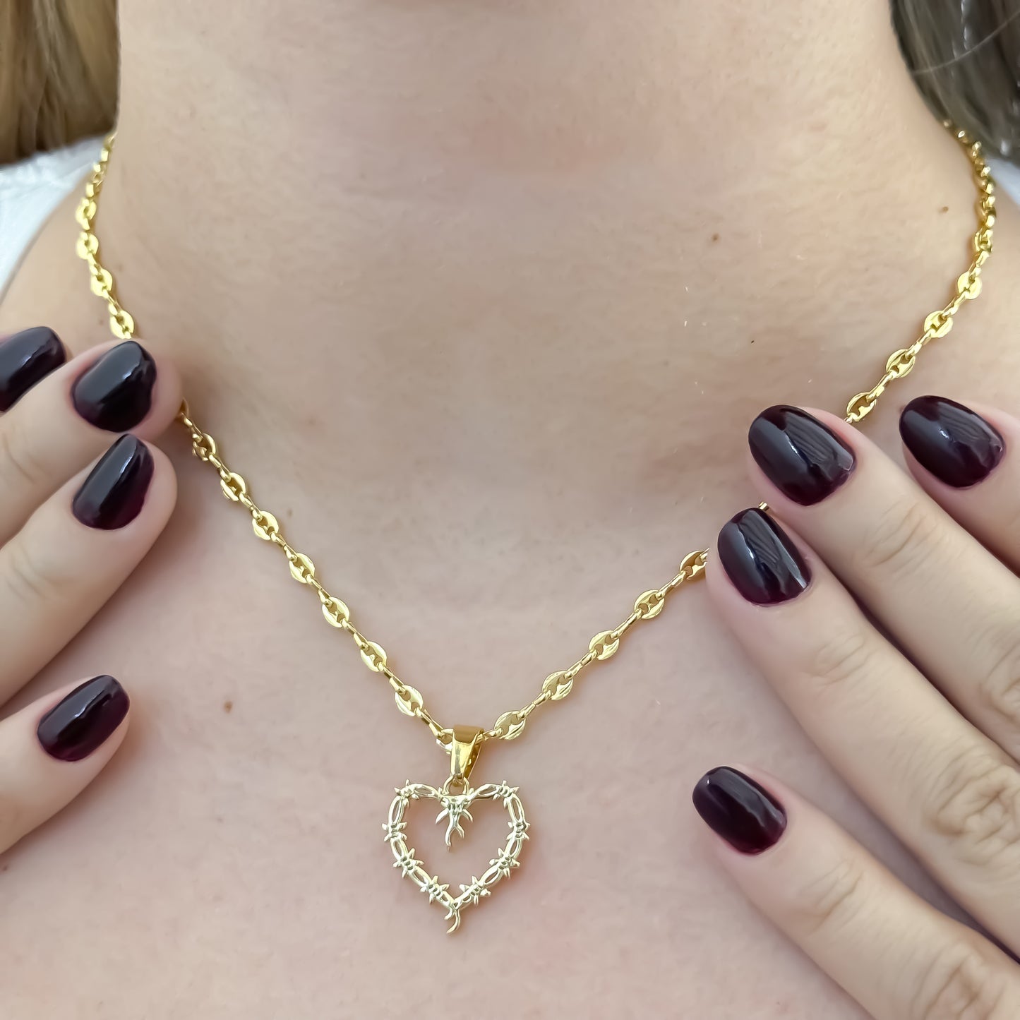 Cadena Tejido Gucci de Dama de 45cm de 3mm de Grosor + Dije de Corazon de Karol G en Oro Laminado 18k con Garantia de por vida
