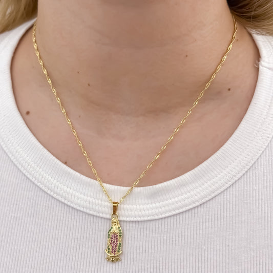 Cadena tejido Singapur de 45cm de 2mm de Grosor + Virgen Guadalupe de colores en Oro Laminado 18k con Garantia de por vida