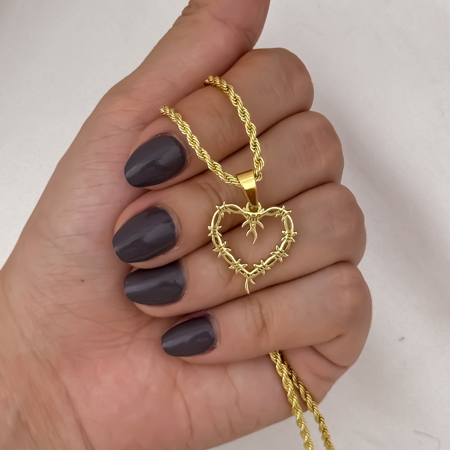 Cadena Tejido Lazo de Dama de 45cm de 3mm de Grosor + Corazon de Karol G en oro Laminado 18k con Garantía de por vida